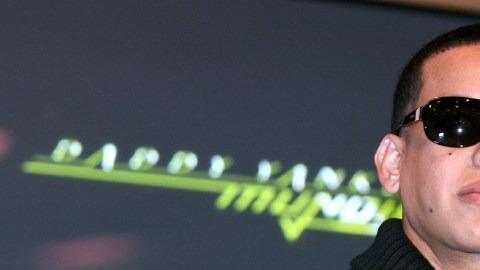 Daddy Yankee se ha convertido en una de las últimas víctimas de los rumores sobre homosexualidad.