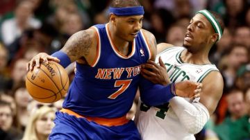 Carmelo Anthony (izq.) de los Knicks y Paul Pierce, de los Celtics de Boston, protagonistas de primer orden en los playoffs que arrancarán el fin de semana.