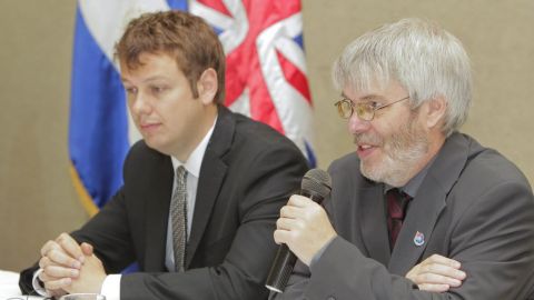 Los asambleistas realizan una gira por Europa.