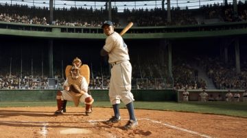 La cinta '42', habla de Jackie Robinson, el primer afroamericano en jugar en las Grandes Ligas de beisbol.