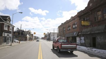 Varias ciudades muestran problemas económicos; en la imagen se muestran varios negocios cerrados en Detroit.