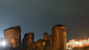 Un área de cuatro a cinco cuadras alrededor de la planta fue arrasada destruyendo de 50 a 75 casas.