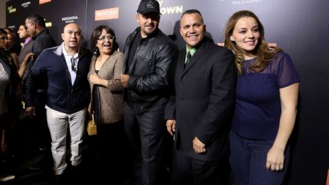 Rosa Rivera, mamá de Jenni Rivera, con cuatro de sus seis hijos durante el debut de la película 'Filly Brown' en LA.