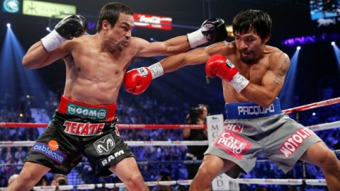 Juan Manuel Márquez (izquierda) quien intercambia golpes con Manny Pacquiao, quiere conseguir su quinto cinturón.