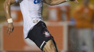 Alexandre Pato es pieza clave en el esquema ofensivo del Corinthians que busca revalidar su título en Copa Libertadores.  El club brasileño fue el mejor en la fase de grupos al sumar 15 de 18 puntos.