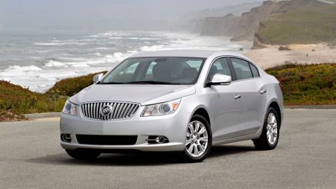 El Buick LaCrosse del 2013 es el mejor carro de tamaño completo para familias.