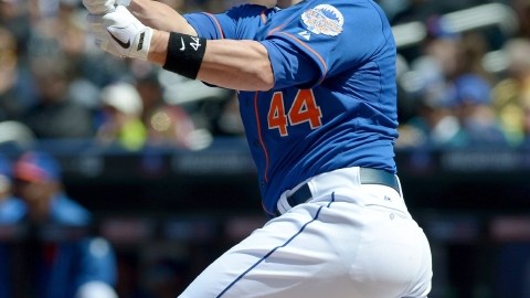John Buck conecta jonrón solitario para los Mets en el segundo inning.