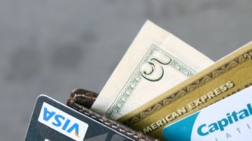Como media, las tarjetas están cobrando un 1711% de APR./ J. Emilio Flores/La Opinion