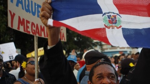 Además organizaciones populares iniciaron hoy una huelga de 48 horas en demandas de obras sociales y para pedir la nacionalización de la mina de oro Pueblo Viejo, en el municipio de Cotui.