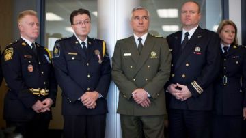 Portavoces de la Policía Montada canadiense dieron una conferencia de prensa para informar sobre las detenciones de los acusados.