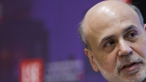 La medida impondría a las filiales de bancos europeos en EEUU requisitos de capital, de liquidez y de apalancamiento más duros. En la foto,  el director de la Reserva Federal, Ben Bernanke.