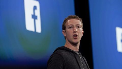 Mark Zuckerberg durante la presentación de Facebook Home.