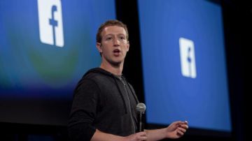 Mark Zuckerberg durante la presentación de Facebook Home.