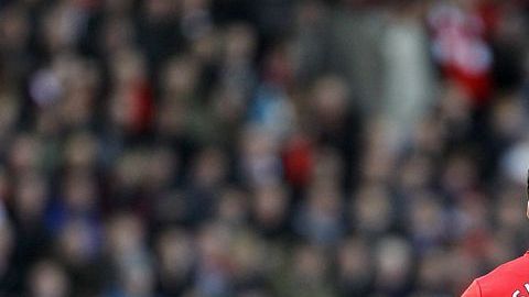 Luis Suárez sabe que hizo mal, pero aún tiene el beneficio de la impugnación. El uruguayo es el centro de las miradas de la Liga Premier.