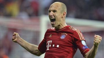 La victoria por goliza que ayer se registró en Munich le dio la vuelta al mundo. En la foto el holandés Arjen Robben.
