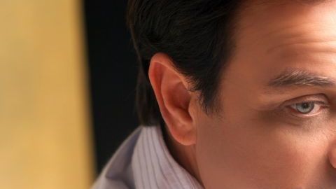 El salsero puertorriqueño Tony Vega inicia este sábado en Nueva York una gira para celebrar sus 35 años en los escenarios.