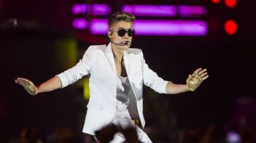Justin Bieber enfrenta el más reciente en una cadena de tropiezos durante su gira por Europa.