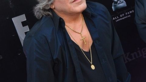 José Feliciano a su llegada el martes a la ceremonia   de la organización del Salón de la Fama de Compositores Latinos (LSHOF).