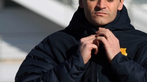 El entrenador Barcelona, Tito Vilanova, seguirá con el equipo.