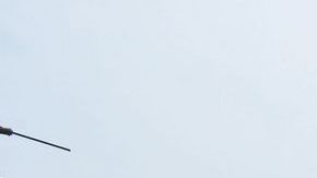 Los normalistas saquearon camiones repartidores en la ciudad de Morelia.