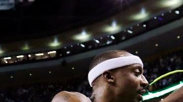 El orgullo de Jason Terry mantuvo a flote a los Celtics.