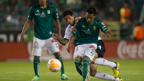 León dominó todo el partido a unos Potros sin ideas.