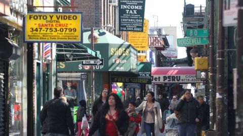 El vecindario de Jackson Heights es uno de los que tiene  mayor densidad de población hispana en  Queens.