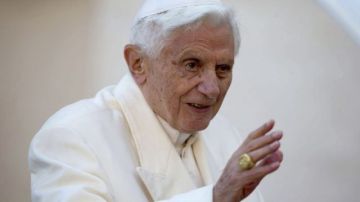 Ratzinger se alojaba en el palacio apostólico de Castel Gandolfo desde el pasado 28 de febrero, día de su renuncia al papado.