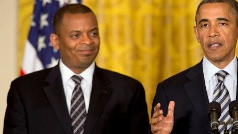 Foxx (izquierda) es el único afroamericano designado por el presidente para el gabinete de su segundo mandato.