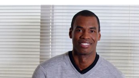 El veterano de la NBA, Jason Collins, posa junto a George Stephanopoulos, de la cadena ABC, tras una entrevista esta semana.