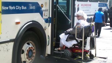 AAR ofrece asistencia de transporte compartido a personas discapacitadass.