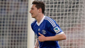 Julian Draxler del Schalke 04 condenó al Borussia Moenchengladbach con su gol.