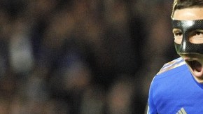 El español Fernando el 'Niño' Torres grita su gol al Basilea durante  la semifinal de vuelta de la Liga Europa de ayer en  Stamford Bridge.