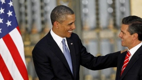 El presidente de EEUU, Barack Obama (i), y su homólogo de México, Enrique Peña Nieto,  tras una reunión en Palacio Nacional.