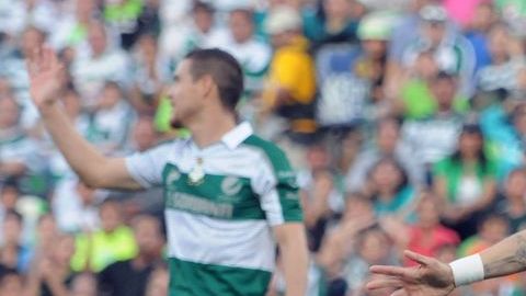 Mancilla celebra el primer tanto de los Monarcas.