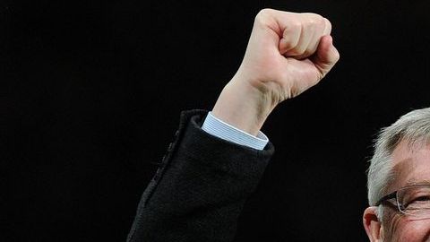 A sus 71 años de edad, Sir Alex Ferguson será operado de la cadera y podría perderse el inicio de la temporada siguiente con el ManU.