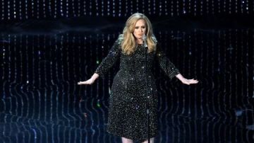 Adele reapareció en los Oscar tras un año de retiro de los escenarios.