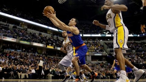El argentino Pablo Prigioni (9), de los Knicks, durante un partido contra los  Pacers, en Indianapolis, el pasado 20 de febrero.