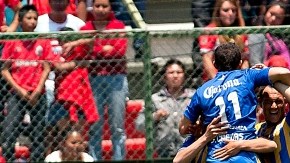 Jugadores del San Luis celebran el único tanto del juego de ayer sobre los Choriceros, con el que se despiden de la temporada.