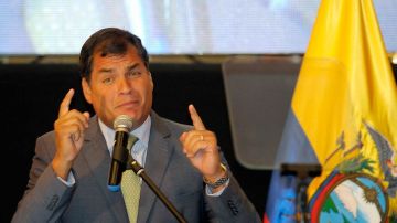 Correa ha sido muy crítico con la prensa privada a la que se refiere constantemente como "prensa corrupta".