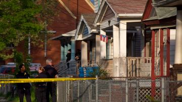 La Policía cuando salía ayer de la casa de Ariel Castro, en Cleveland, el hispano que mantenía secuestradas a Amanda Berry, Gina DeJesus y Michelle Knight.