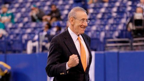 Stephen Ross, el dueño de los Dolphins de Miami tiene una fortuna valorada en $4,400 millones.