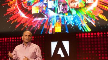 Adobe busca eliminar la piratería de sus programas.