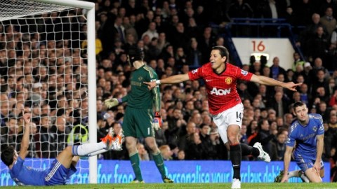 El artillero mexicano Javier 'Chicharito' Hernandez se ha ganado el aprecio de los dirigentes del Manchester United.