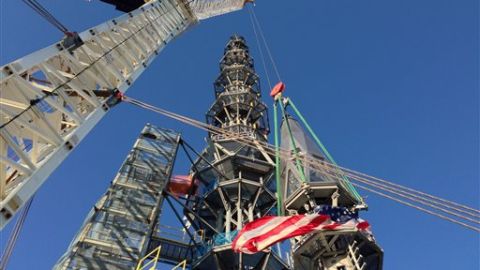 Arriba la aguja que marca la diferencia en el nuevo Centro Mundial de Comercio de NYC.