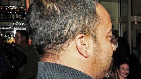Martha Mullen (rojo) buscó un sitio para enterrar al presunto terrorista.