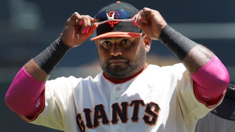 Sandoval se voló la barda en el tercer episodio, sin gente en el camino.