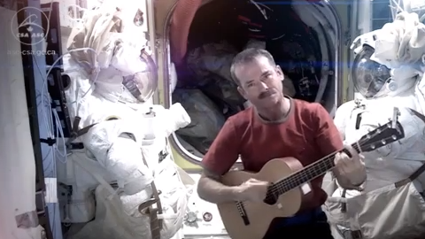 El astronauta Chris Hadfield cuenta con 41 mil seguidores en su cuenta de Youtube.