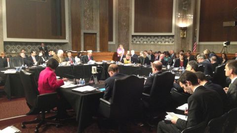 Senadores ya están reunidos revisando las enmiendas al proyecto de reforma migratoria.