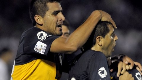 Juan Román Riquelme vuelve a la cancha y la afición de Boca Juniors comienza a soñar con eliminar al campeón Corinthians de la Copa  Libertadores.